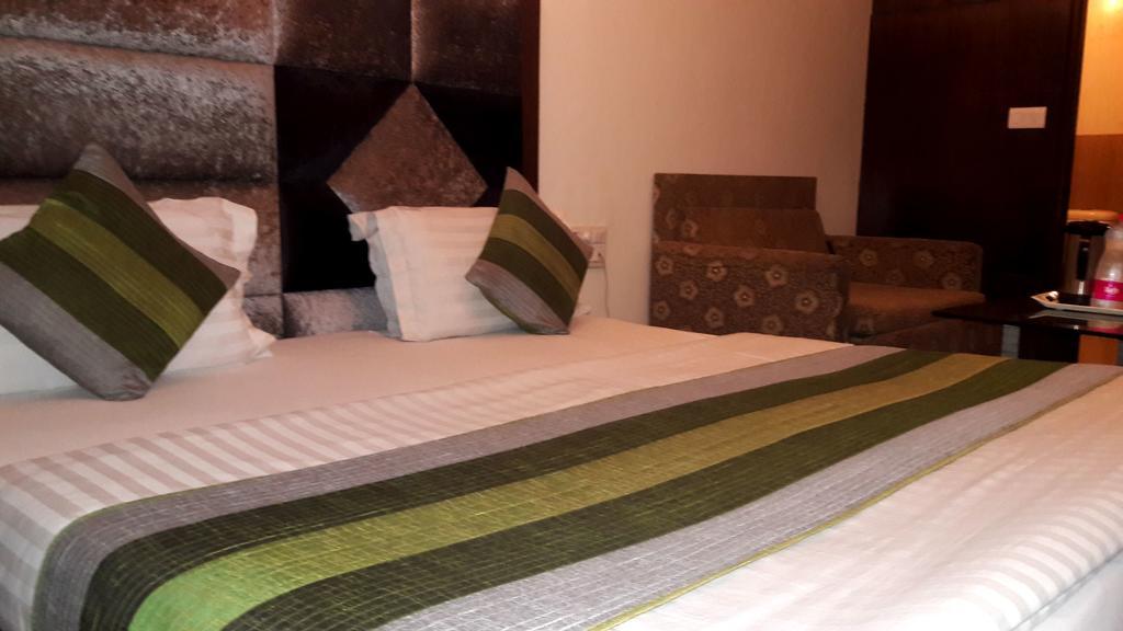 Vanson - Near Connaught Place Hotel